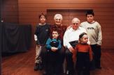 לוי במלאת לו 80 שנה עם שרה והנכדים